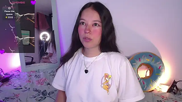 Snapshot of Lexie_Thompson10 chatting on 10.25.25 Lexie Thompson10 online show from 10.25.25