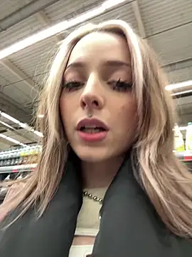 LoraaDoll online show from 12.13.25