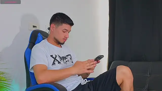 EdwardRoss  online show from 10.22.25