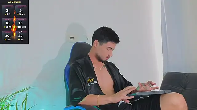 Snapshot of EdwardRoss_ chatting on 02.21.26 EdwardRoss online show from 02.21.26