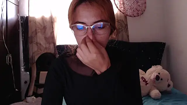 Kate lorens9 online show from 10.18.25