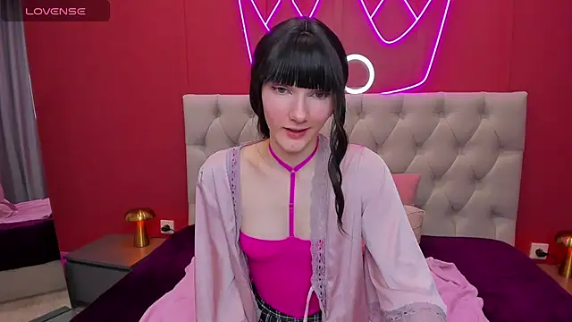 Lili flowerr online show from 03.07.25