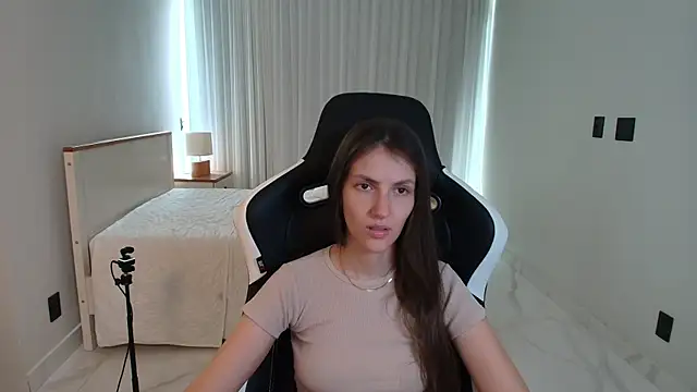 Snapshot of upssnowy chatting on 06.28.26 upssnowy online show from 06.28.26