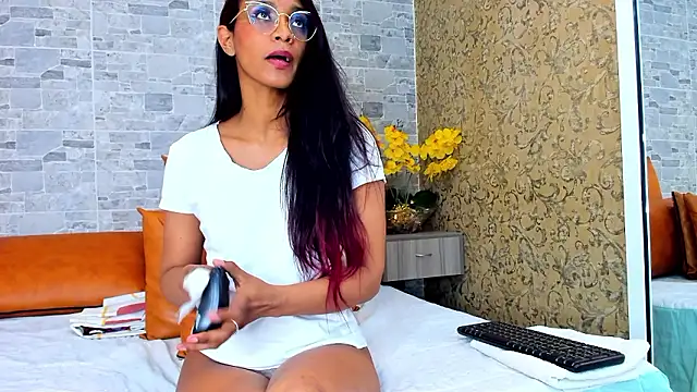 ZoeSmitth online show from 12.03.24