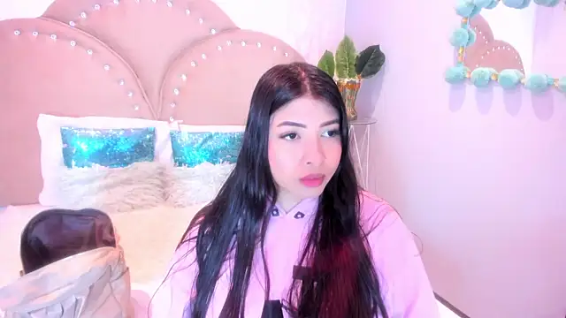 Miia Thompsonn online show from 10.18.25