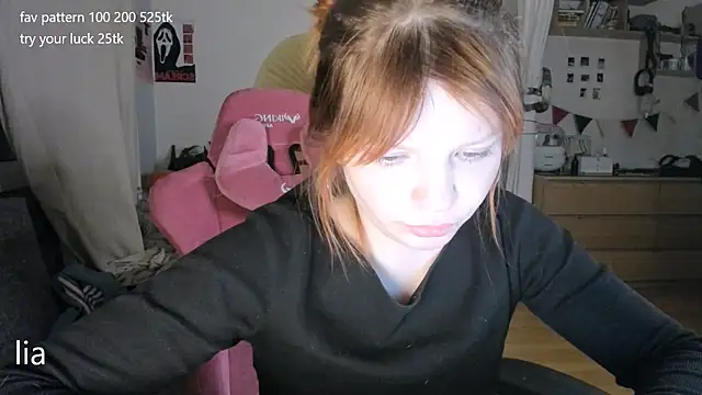 Snapshot of lil_lia chatting on 04.19.26 lil lia online show from 04.19.26