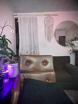 haiiley more online show from 04.04.26