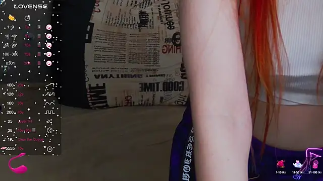 Snapshot of EmilyKents chatting on 12.31.24 EmilyKents online show from 12.31.24