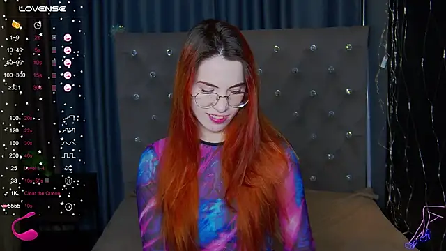 Snapshot of EmilyKents chatting on 02.11.25 EmilyKents online show from 02.11.25
