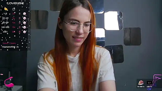 Snapshot of EmilyKents chatting on 02.13.25 EmilyKents online show from 02.13.25