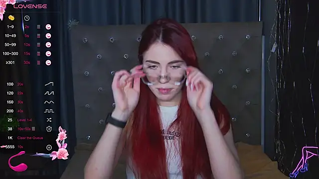 Snapshot of EmilyKents chatting on 03.03.25 EmilyKents online show from 03.03.25