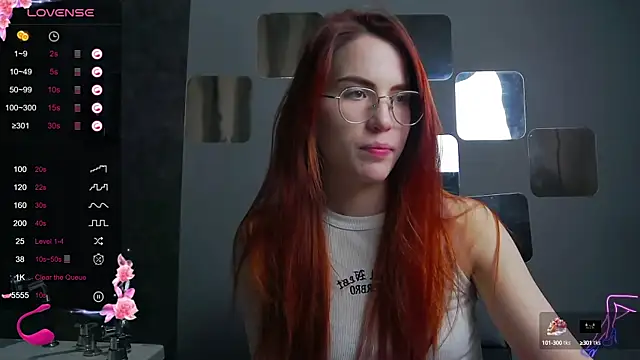 Snapshot of EmilyKents chatting on 03.10.25 EmilyKents online show from 03.10.25