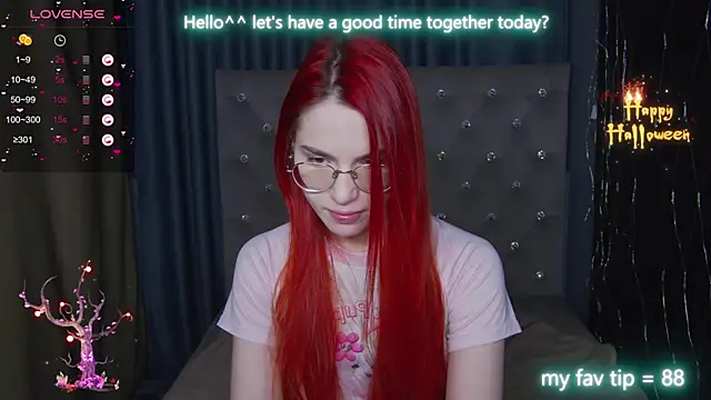 Snapshot of EmilyKents chatting on 10.18.25 EmilyKents online show from 10.18.25
