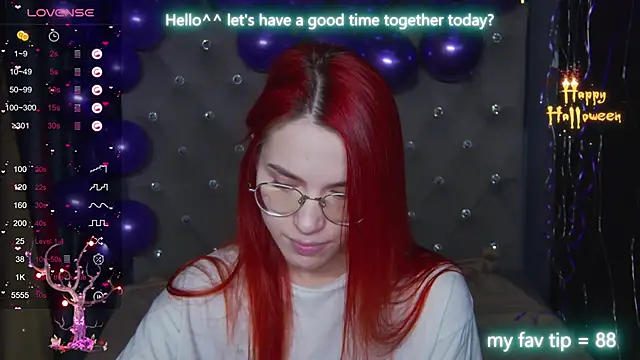 Snapshot of EmilyKents chatting on 10.22.25 EmilyKents online show from 10.22.25