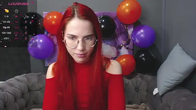 Snapshot of EmilyKents chatting on 10.23.25 EmilyKents online show from 10.23.25
