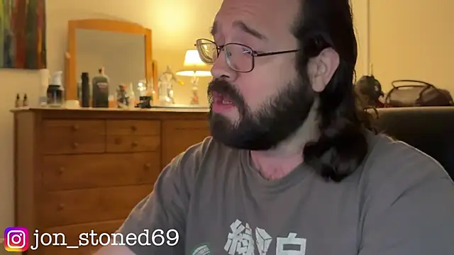 Snapshot of Seraph_De_La_Luna chatting on 04.24.26 Seraph De La Luna online show from 04.24.26
