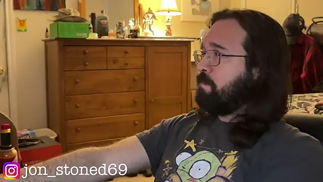 Snapshot of Seraph_De_La_Luna chatting on 04.27.26 Seraph De La Luna online show from 04.27.26