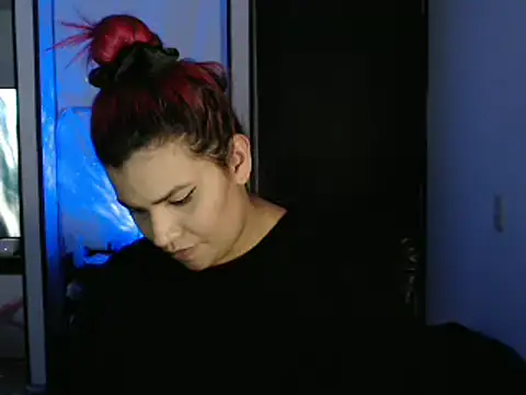 Snapshot of CarolinaRincon chatting on 02.11.25 CarolinaRincon online show from 02.11.25