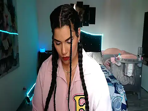 Snapshot of CarolinaRincon chatting on 09.19.25 CarolinaRincon online show from 09.19.25