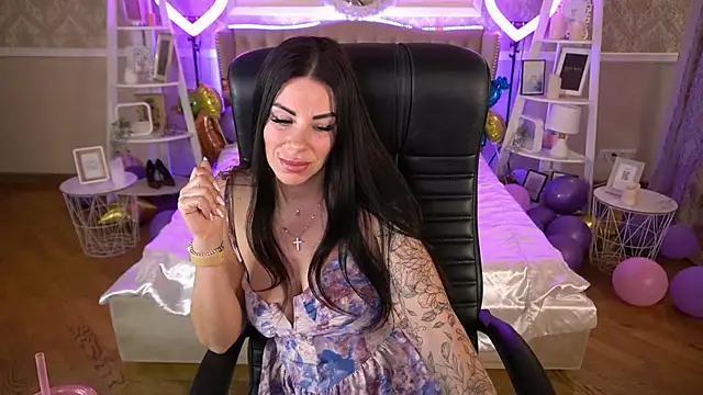 Snapshot of IsabellaFoxyy chatting on 02.01.25 IsabellaFoxyy online show from 02.01.25