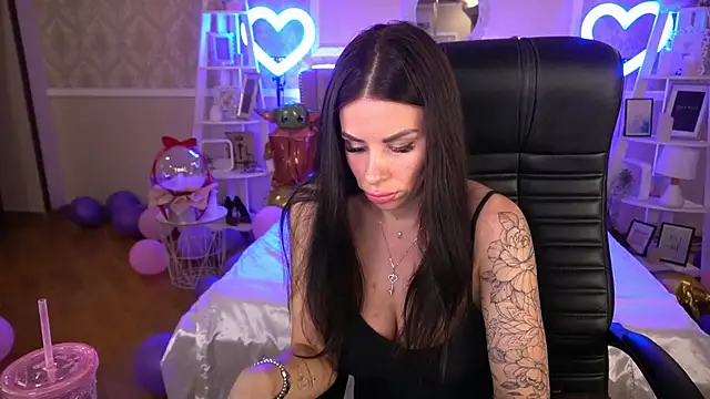 Snapshot of IsabellaFoxyy chatting on 02.10.25 IsabellaFoxyy online show from 02.10.25