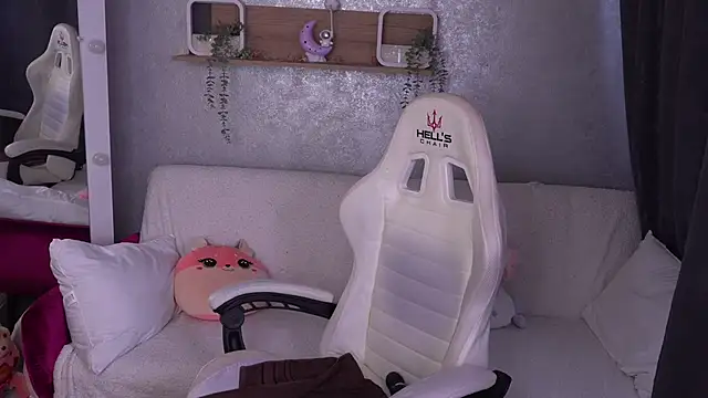 Snapshot of IsabellaFoxyy chatting on 10.16.25 IsabellaFoxyy online show from 10.16.25