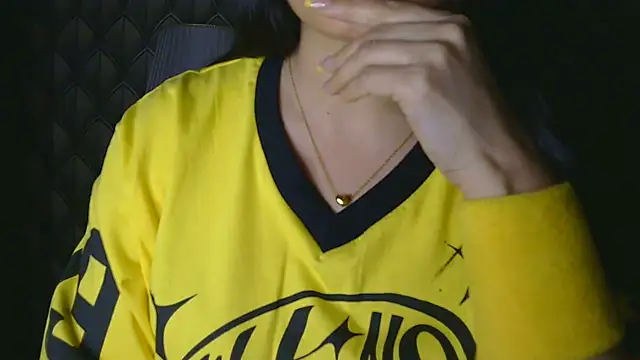 Snapshot of Mishika_Gill chatting on 06.25.26 Mishika Gill online show from 06.25.26