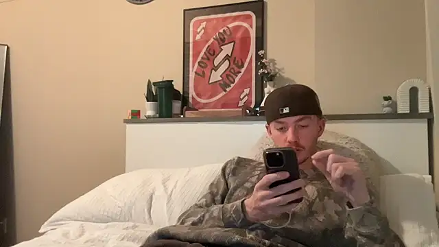 Snapshot of younghungginger chatting on 01.04.25 younghungginger online show from 01.04.25