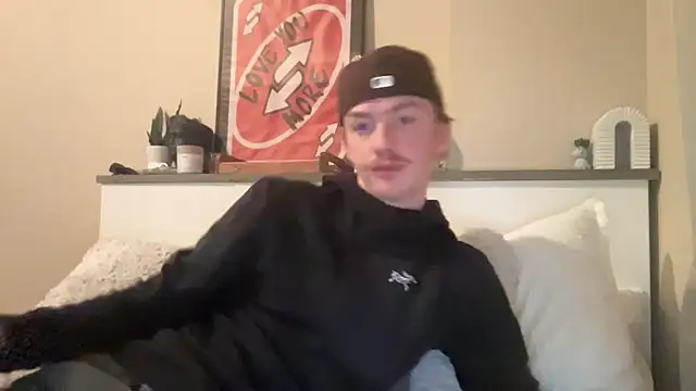 Snapshot of younghungginger chatting on 02.20.25 younghungginger online show from 02.20.25