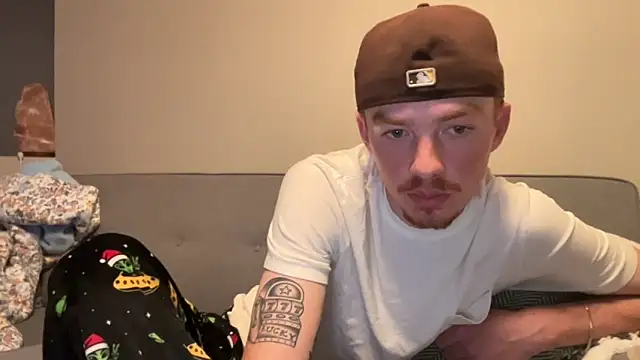 Snapshot of younghungginger chatting on 11.13.25 younghungginger online show from 11.13.25