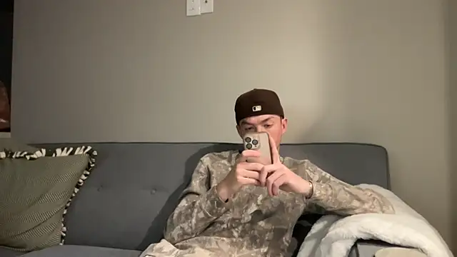 Snapshot of younghungginger chatting on 11.16.25 younghungginger online show from 11.16.25