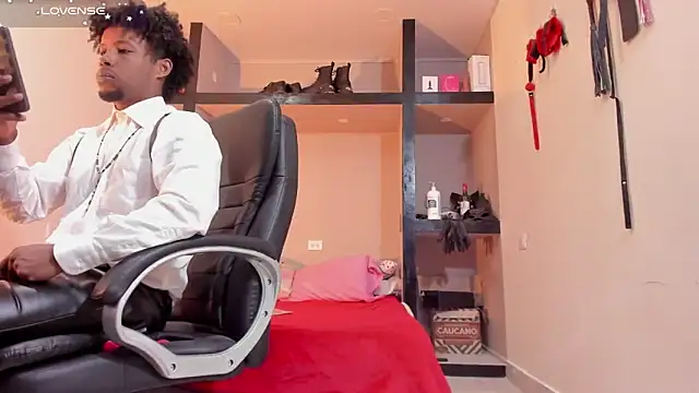 AlejoKhalifa  online show from 04.02.26