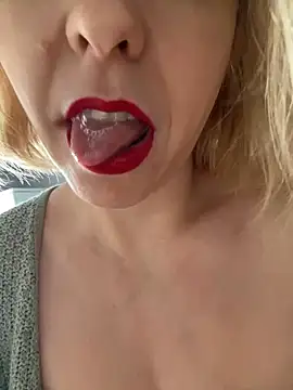 Snapshot of Yourdirtybitch chatting on 02.06.25 Yourdirtybitch online show from 02.06.25