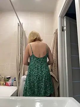 Snapshot of Yourdirtybitch chatting on 09.24.25 Yourdirtybitch online show from 09.24.25