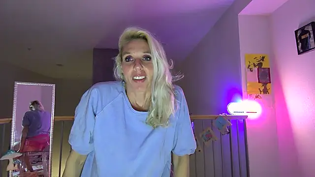 Snapshot of Glamazonx chatting on 02.02.25 Glamazonx online show from 02.02.25