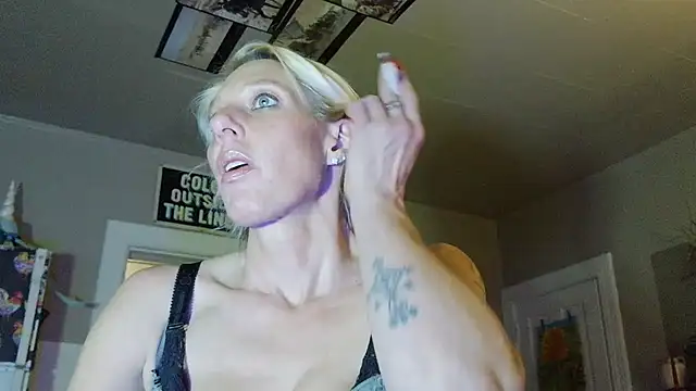 Snapshot of Glamazonx chatting on 01.08.26 Glamazonx online show from 01.08.26