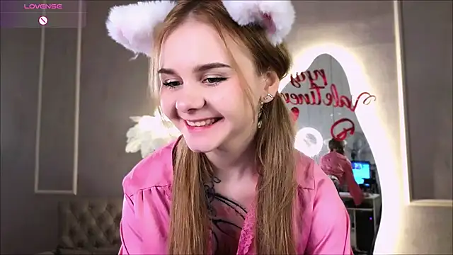 Britney Lynch online show from 02.13.25