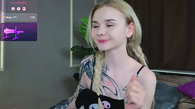 Britney Lynch online show from 02.27.25