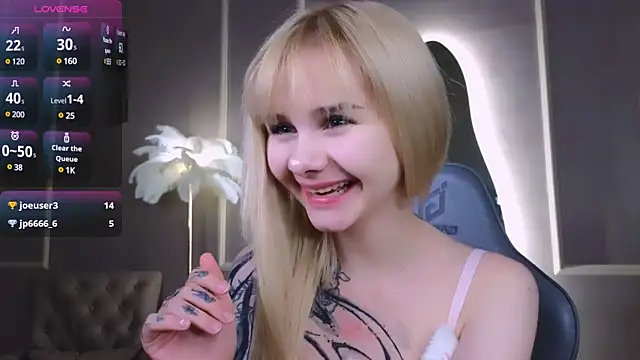 Britney Lynch online show from 03.08.25