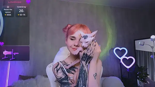 Britney Lynch online show from 03.23.25