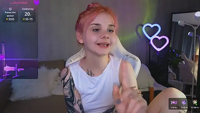 Britney Lynch online show from 03.23.25