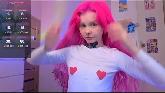 Britney Lynch online show from 10.10.25