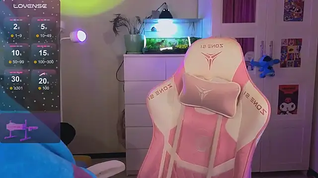 Britney Lynch online show from 12.04.25