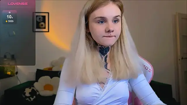 Britney Lynch online show from 04.05.26