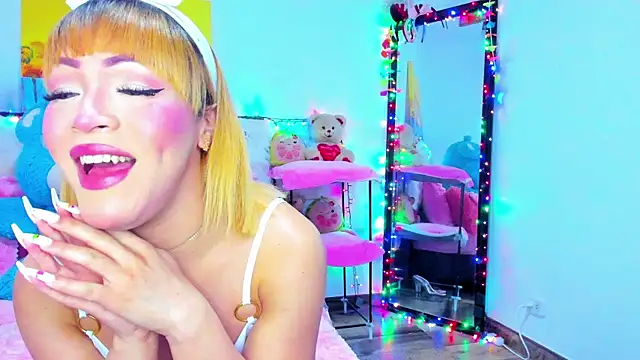 Snapshot of Candy_Candy__ chatting on 05.17.26 Candy Candy online show from 05.17.26