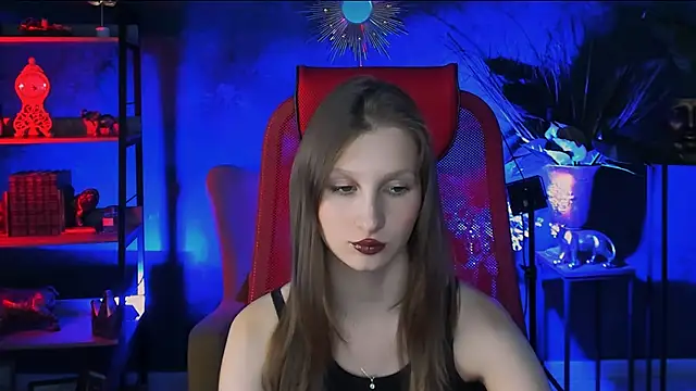 Snapshot of EllaHorton chatting on 03.13.25 EllaHorton online show from 03.13.25
