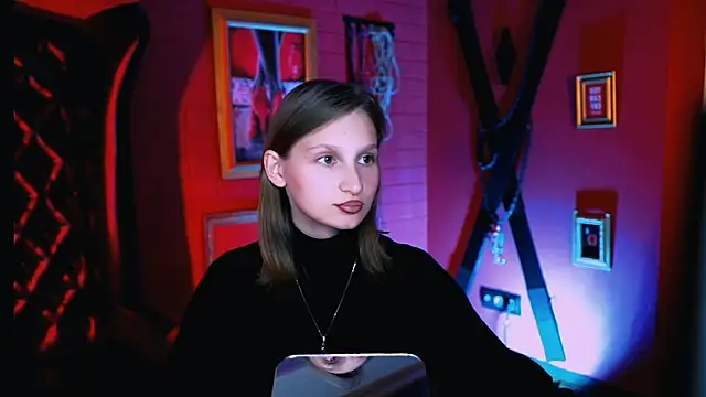Snapshot of EllaHorton chatting on 09.30.25 EllaHorton online show from 09.30.25