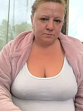 Snapshot of jusichka chatting on 05.31.26 jusichka online show from 05.31.26