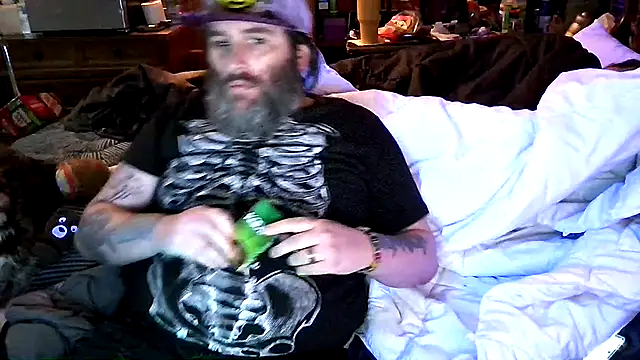 Snapshot of LocaIGhost chatting on 11.21.25 LocaIGhost online show from 11.21.25