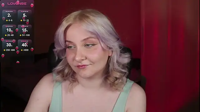 Snapshot of sensual_girrrl chatting on 10.09.25 sensual girrrl online show from 10.09.25